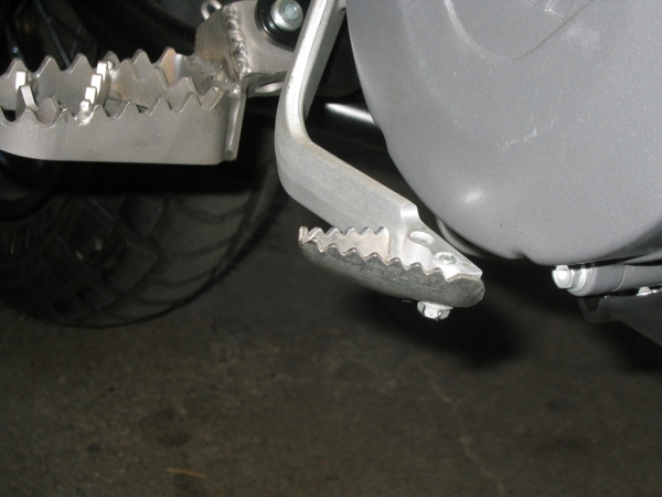"Bear trap" 3cm lower Rallye-footpegs for all KTM LC8